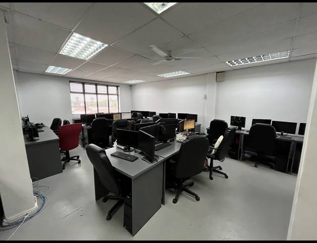 110M² OFFICE TO LET IN CENTURY CITY